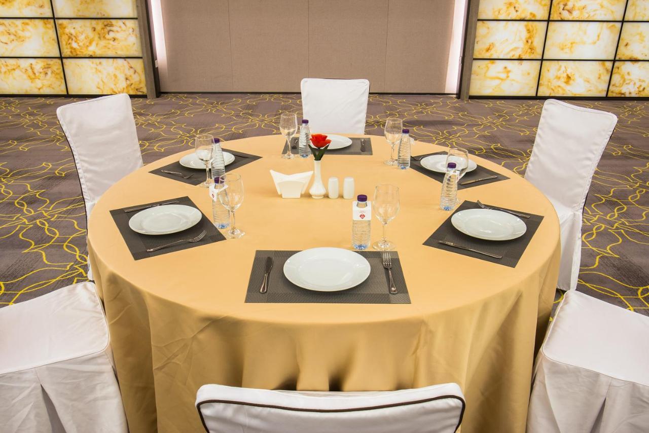 Aber Al Munsiyah Hotel Riyadh Exterior photo